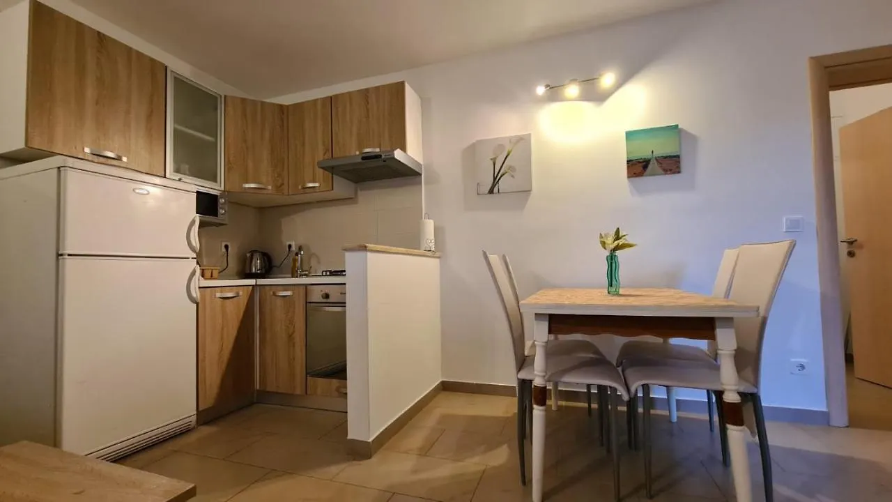 Apartments Pavlinovic Kastela