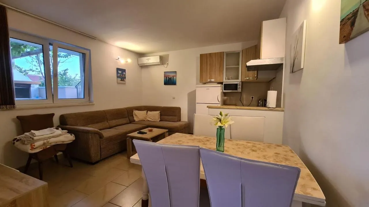 Apartments Pavlinovic Kastela